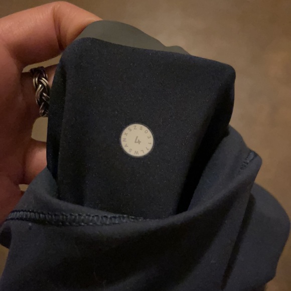 Lulu lemon in movement leggings - Picture 6 of 6